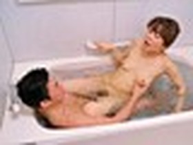 六十路・五十路限定 隔世近親相姦 誰にも言えない…お婆ちゃんと僕だけの秘密 家族が居ぬ間にお風呂場で…2　サンプル画像07